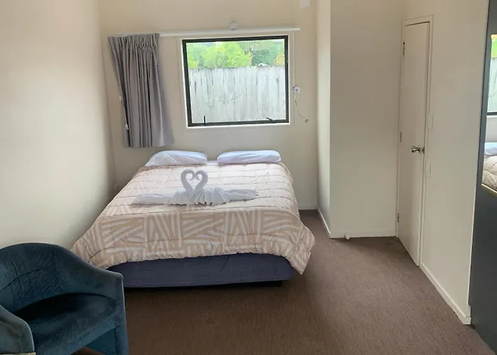 Beachcomber Lodge&Backpacker